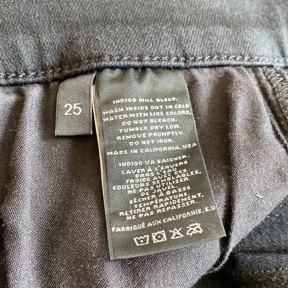 J Brand ladies denim in dark black. Size 25 with lots of stretch. - Picture 6 of 9